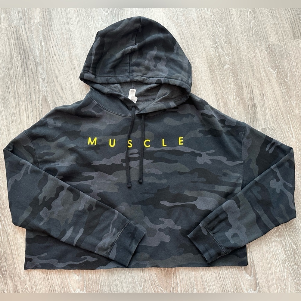 Cropped Camo Hoodie - NWOT - size Large